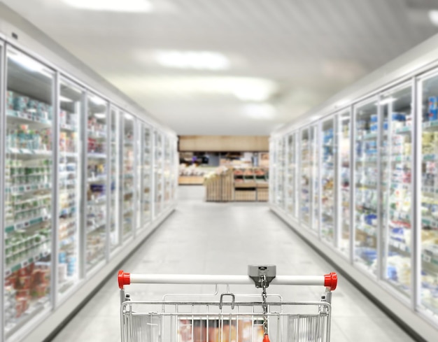 Vitrine frigorifice remote: soluții ideale pentru supermarketuri mari