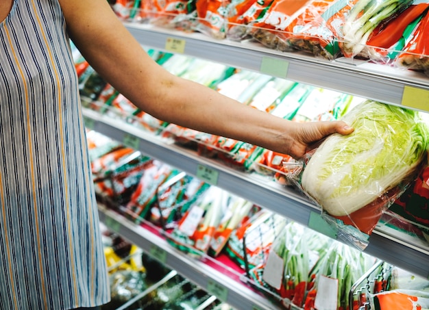 Cum să planifici eficient instalarea vitrinelor frigorifice într-un supermarket nou